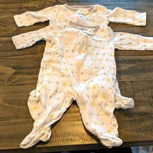 Set of 2 zip up footed pajamas